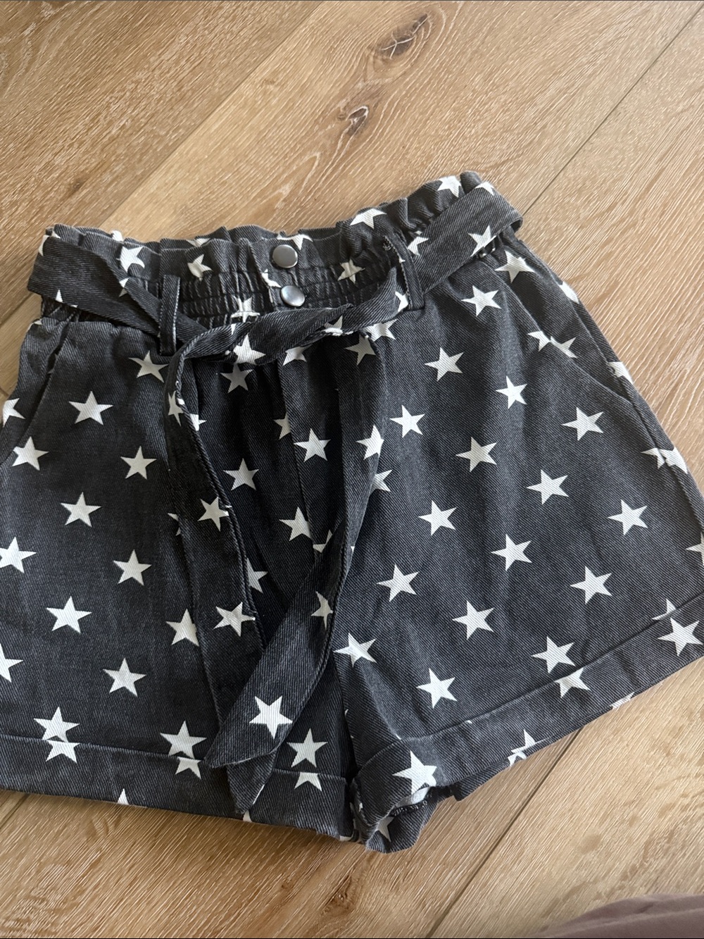 Black Star Print Paperbag Waist Women's Shorts Sz small perfect condition